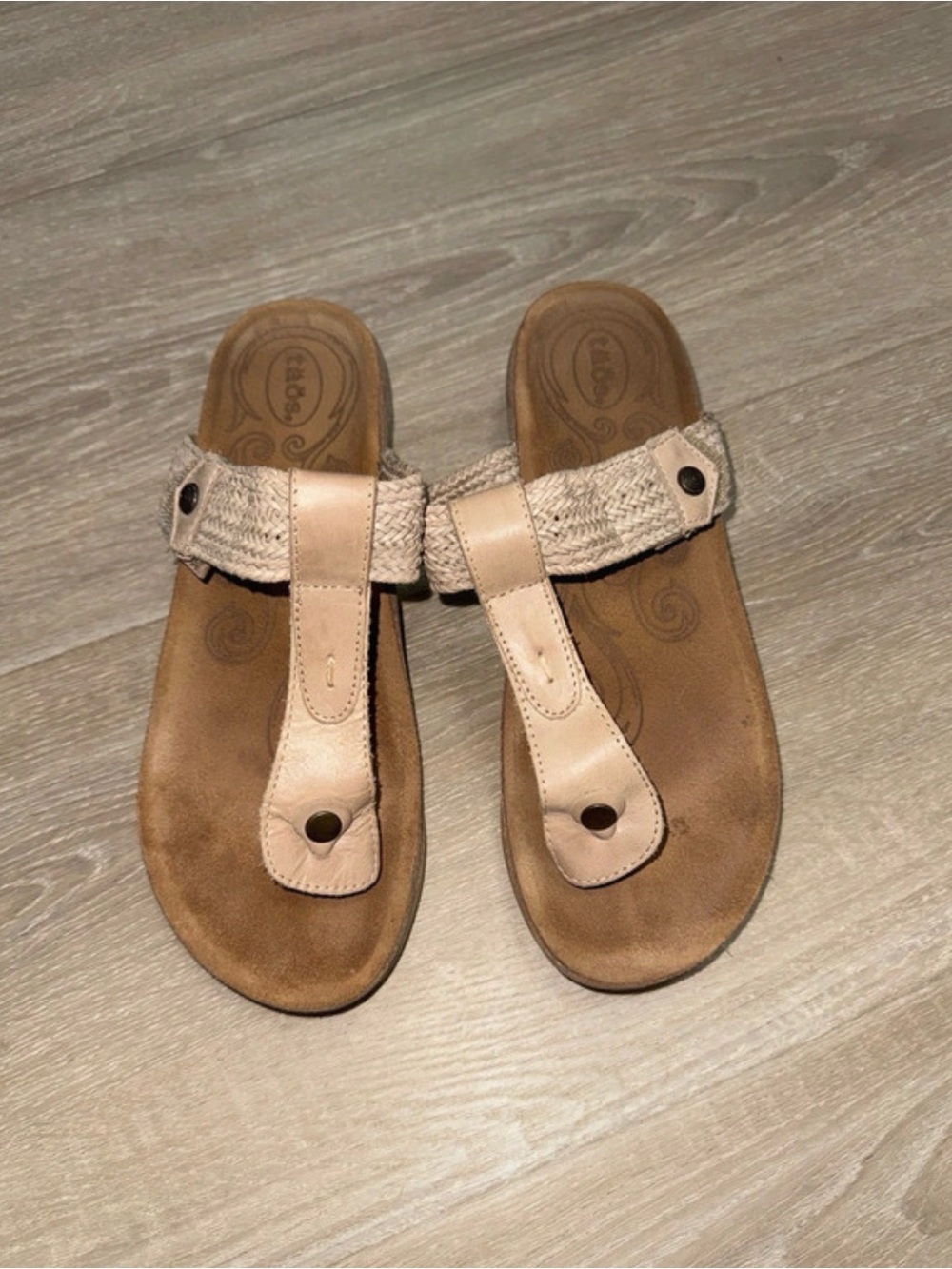 Taos size 9-9.5 Comfort Braided Toe-Post Sandals in Beige